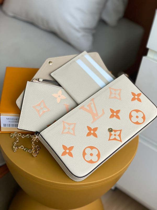 l**is V*t*n fÉlicie pochette