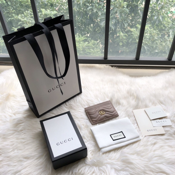 G*u*i marmont card case