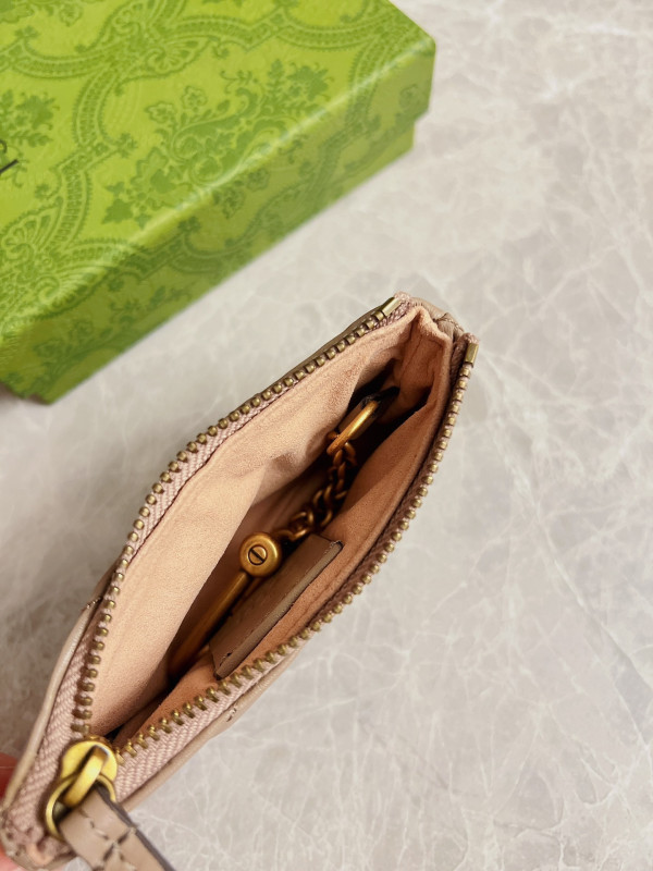 G*u*i gg marmont matelassé key case