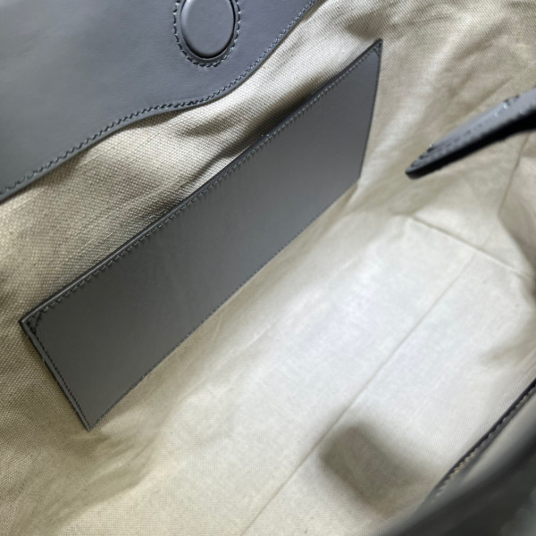 G*u*i gg matelassé leather medium tote