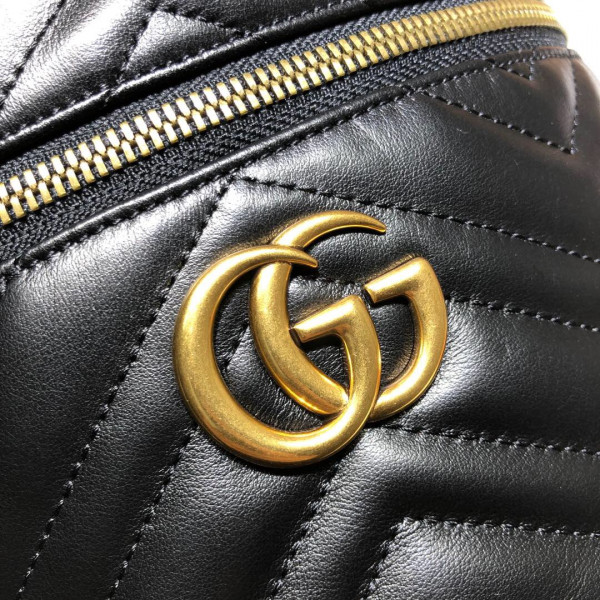 G*u*i cosmetic bag