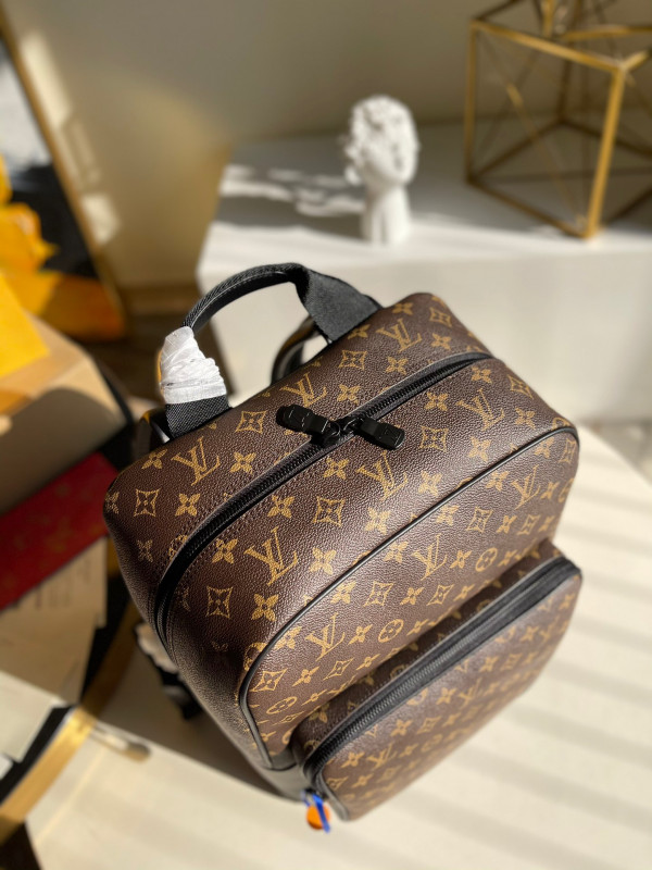 l**is V*t*n dean backpack