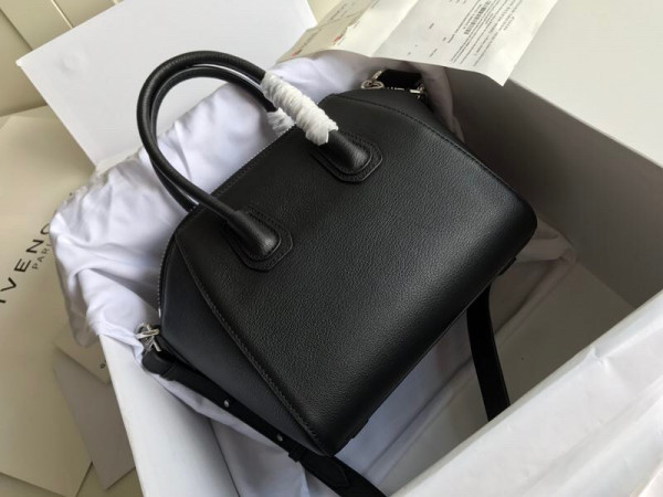 GIVENCHY ANTIGONA MINI/SMALL/MEDIUM IN GRAINED LEATHER