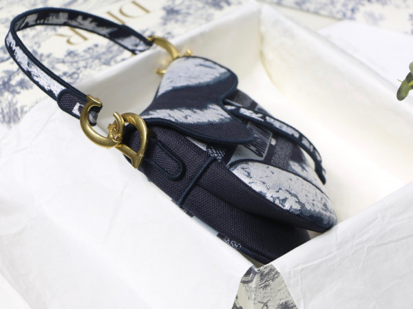 D*or saddle bag