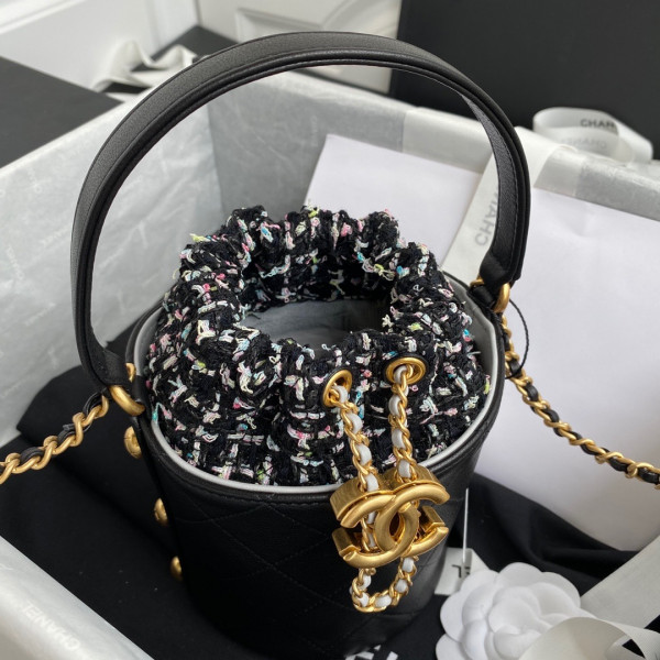 CL BUCKET BAG