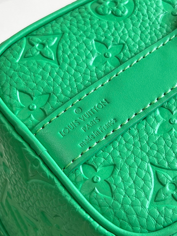 l**is V*t*n keepall bandouliÈre 25