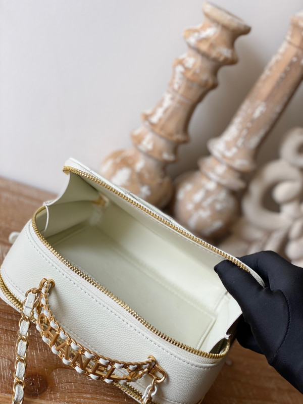 CL VANITY CASE