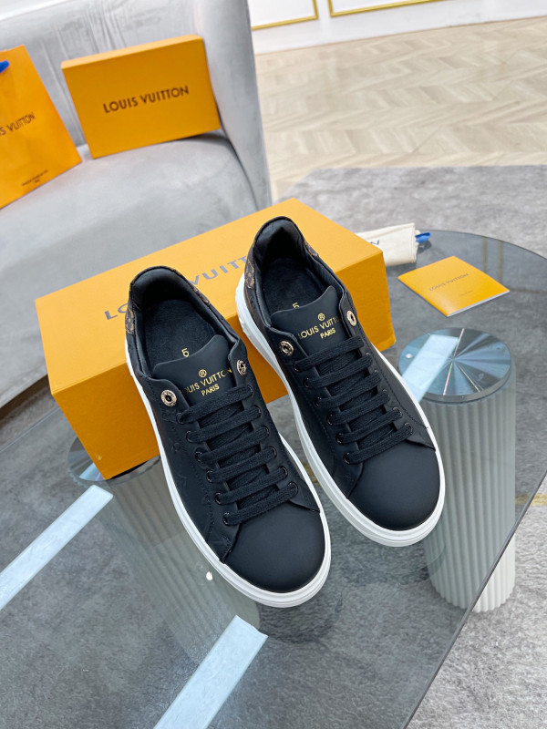 l**is V*t*n women"s time out sneaker