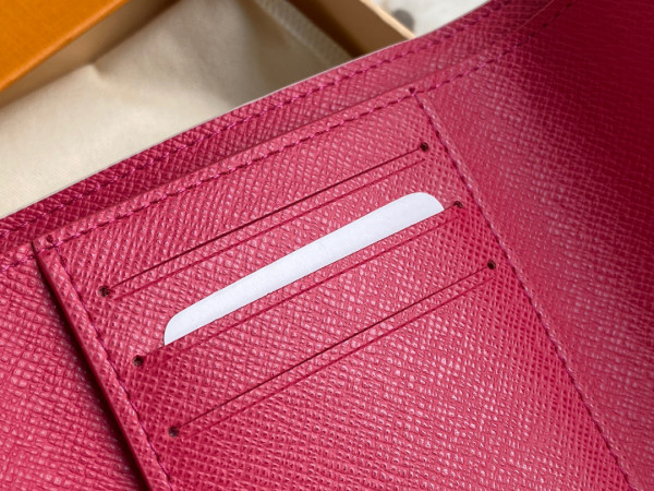 l**is V*t*n victorine wallet