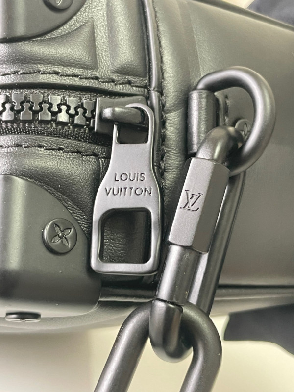 l**is V*t*n mini soft trunk