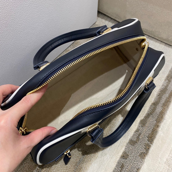 D*or medium vibe zip bowling bag
