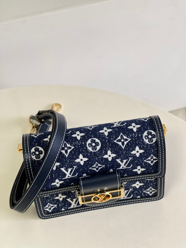 l**is V*t*n dauphine mini