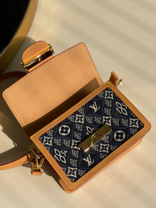 l**is V*t*n since 1854 dauphine mini