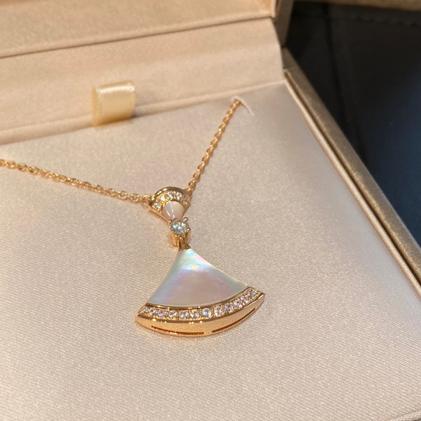 B*l*ai divas’ dream necklace