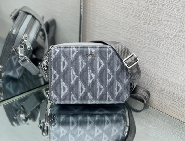 D*or messenger pouch