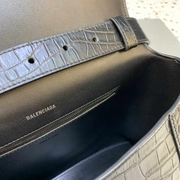Ba*len*cia*ga downtown medium shoulder bag