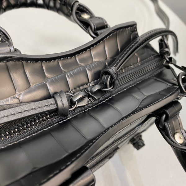 Ba*len*cia*ga neo classic nano top handle bag