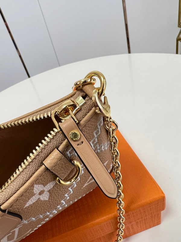 l**is V*t*n easy pouch on strap