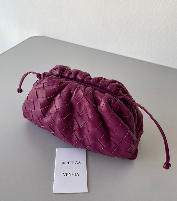 Bo*te*ga ve*ne*ta mini pouch