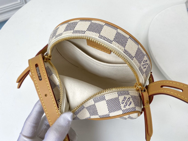 l**is V*t*n boite chapeau souple pm