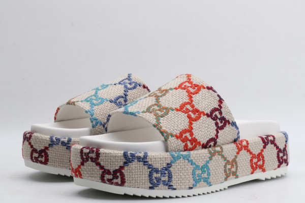 G*u*i platform slide sandal