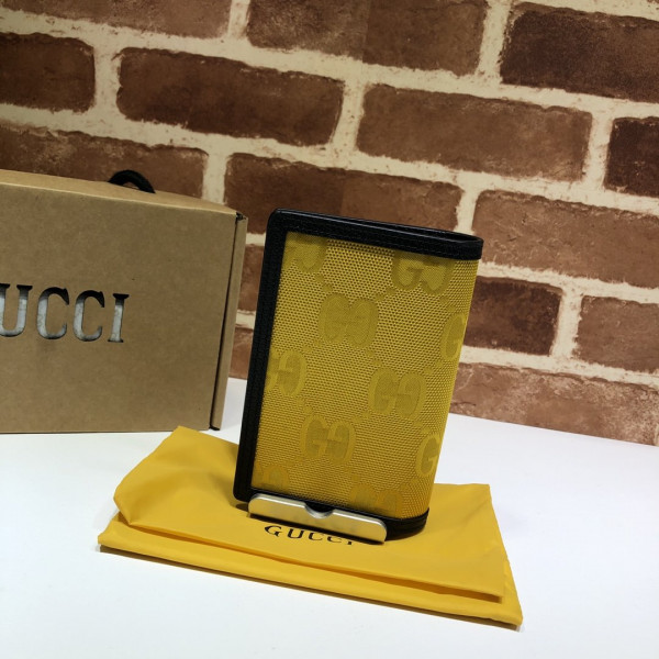 G*u*i off the grid passport case
