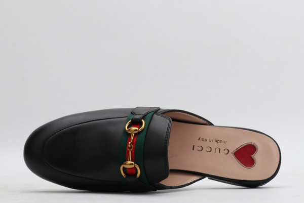 G*u*i princetown leather slipper