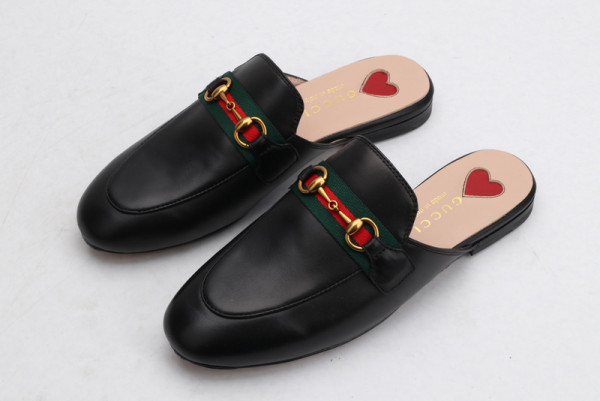 G*u*i princetown leather slipper