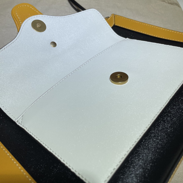 G*u*i small shoulder bag with double g