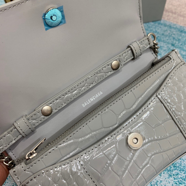 Ba*len*cia*ga hourglass chain bag
