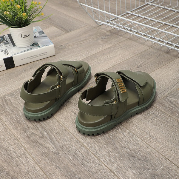 D*oract sandal