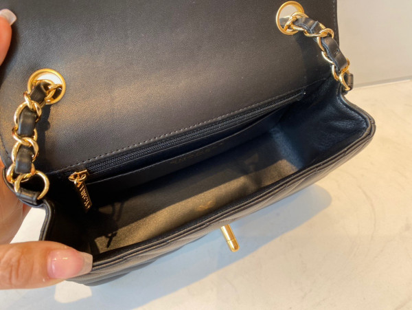 CL FLAP BAG