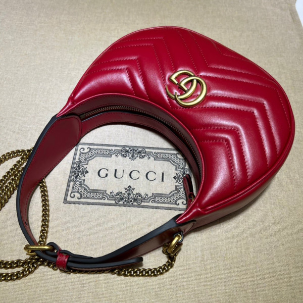 G*u*i gg marmont half-moon-shaped mini bag