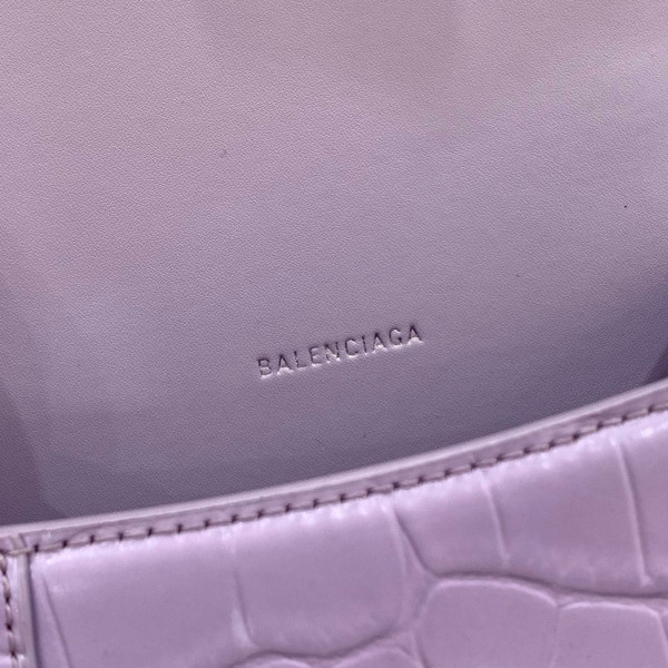 Ba*len*cia*ga hourglass