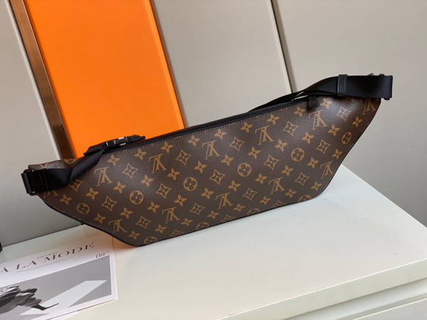 l**is V*t*n christopher bumbag