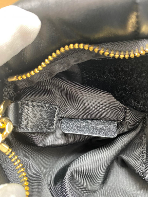 B**rry small quilted lambskin soft lola bag