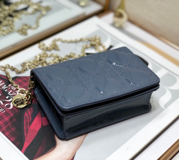 lady D*or nano pouch