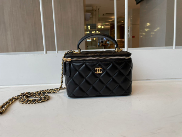 CL VANITY CASE