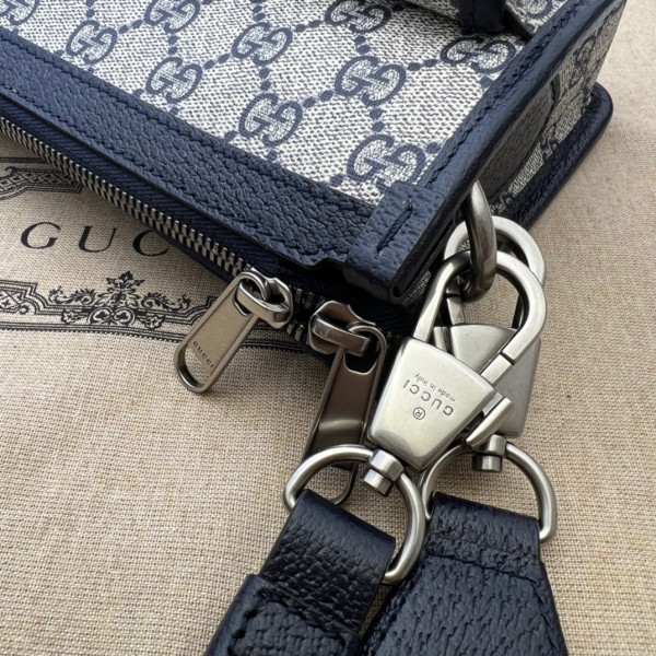 G*u*i messenger bag with interlocking g