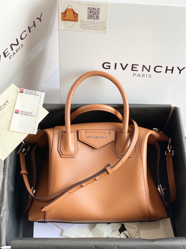 GIVENCHY ANTIGONA SOFT