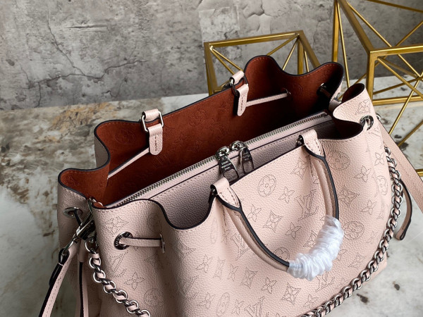 l**is V*t*n bella tote