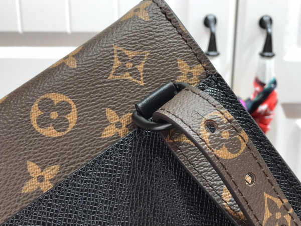l**is V*t*n robusto briefcase