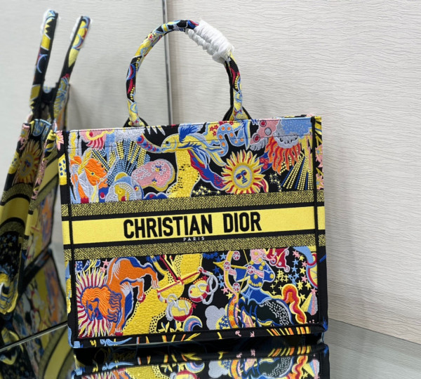 large D*or book tote