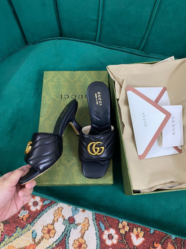 G*u*i double g slide sandal