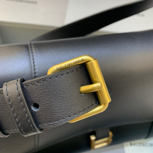 Ba*len*cia*ga downtown medium shoulder bag