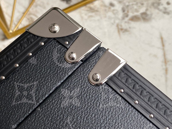 l**is V*t*n coffret accessoires