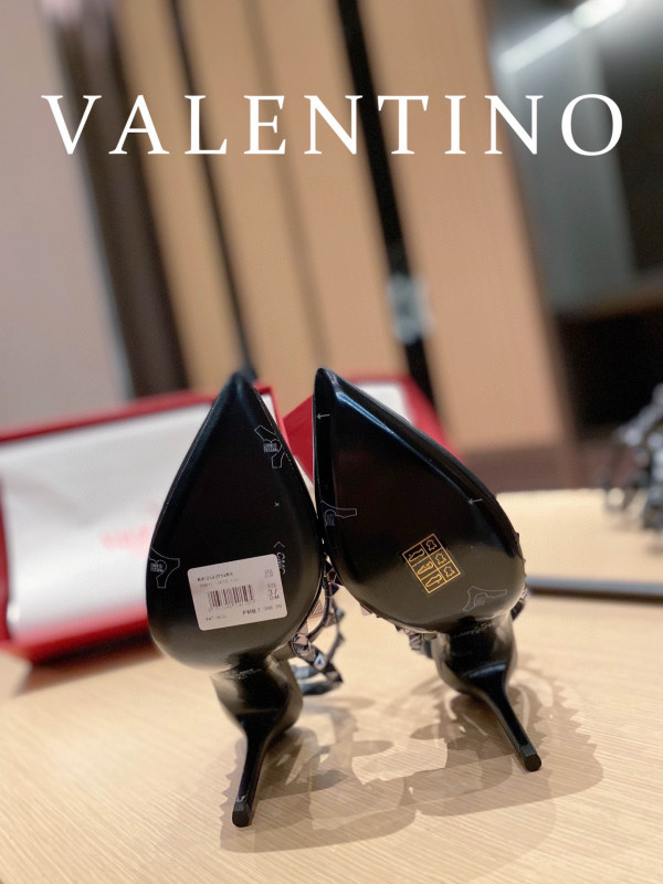 VALENTINO ROCKSTUD SANDAL