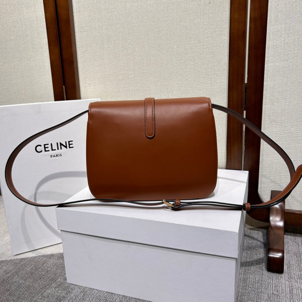 Ce**e medium tabou in smooth calfskin