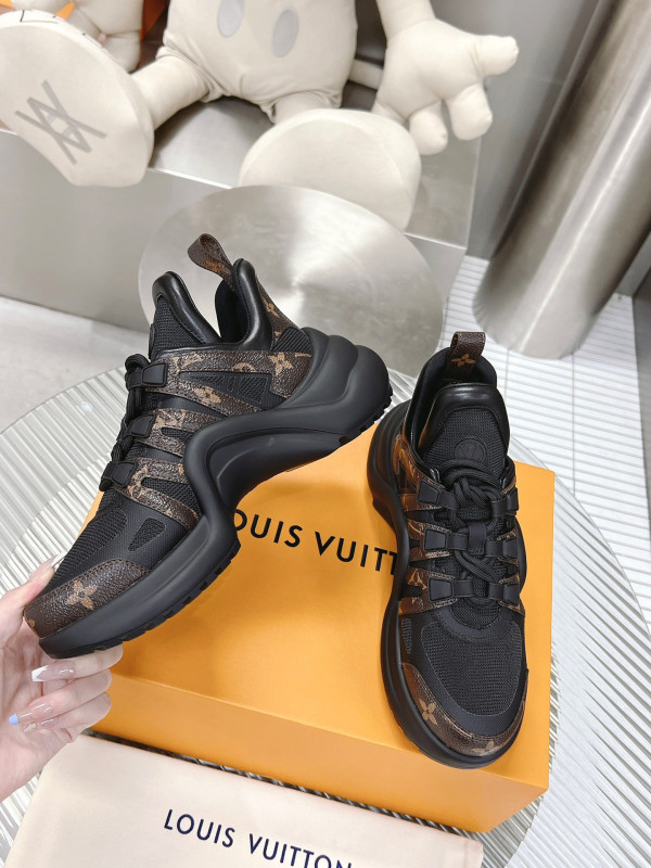 l**is V*t*n archlight sneaker
