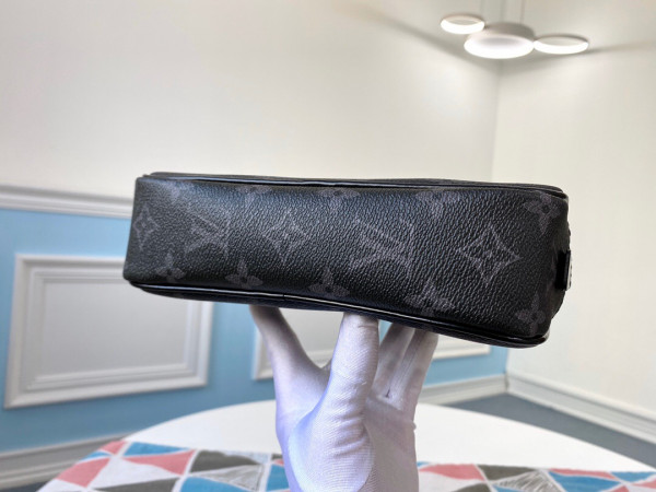 l**is V*t*n toiletry pouch pm